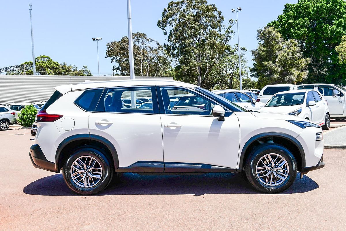 2024 Nissan X-TRAIL ST T33