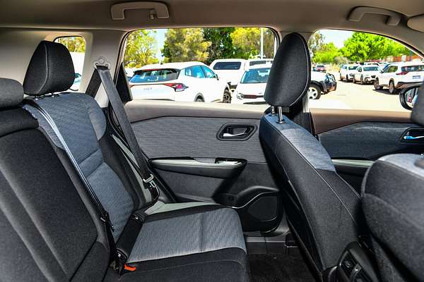 2024 Nissan X-TRAIL ST T33