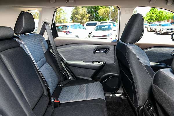 2024 Nissan X-TRAIL ST T33