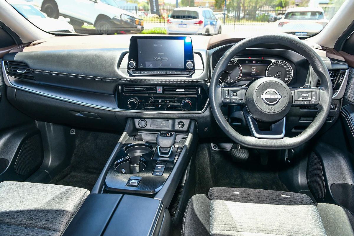 2024 Nissan X-TRAIL ST T33