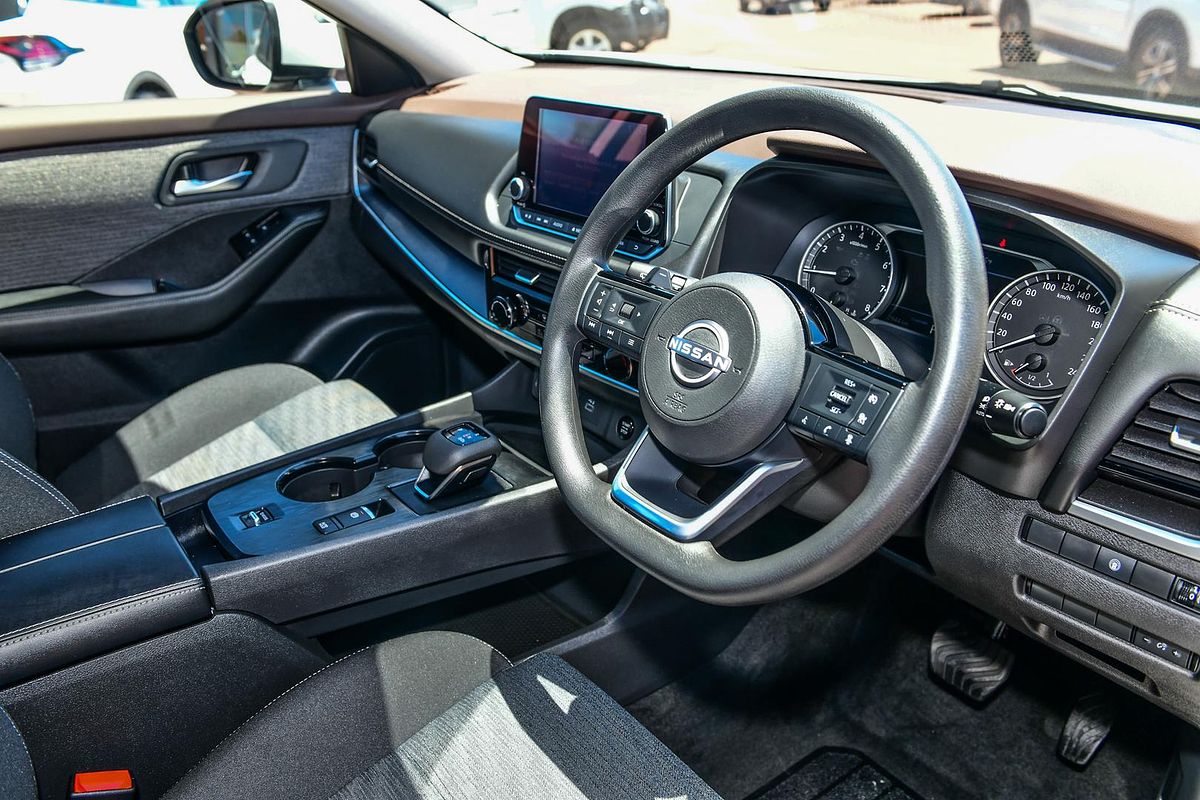 2024 Nissan X-TRAIL ST T33