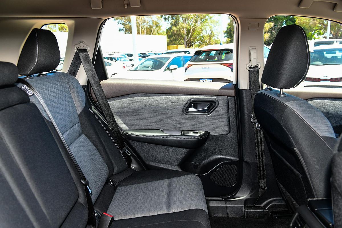 2024 Nissan X-TRAIL ST T33