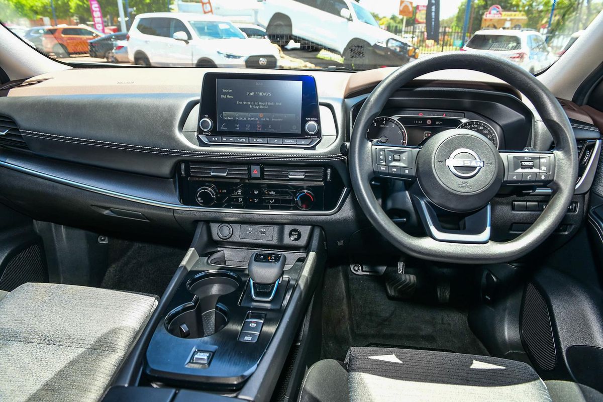 2024 Nissan X-TRAIL ST T33