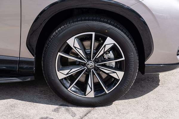 2025 MG HS Super Hybrid Essence AS33P