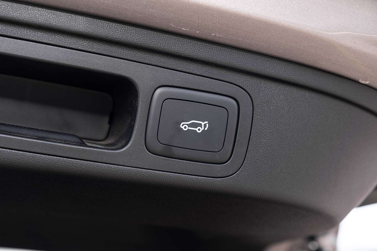 2025 MG HS Super Hybrid Essence AS33P