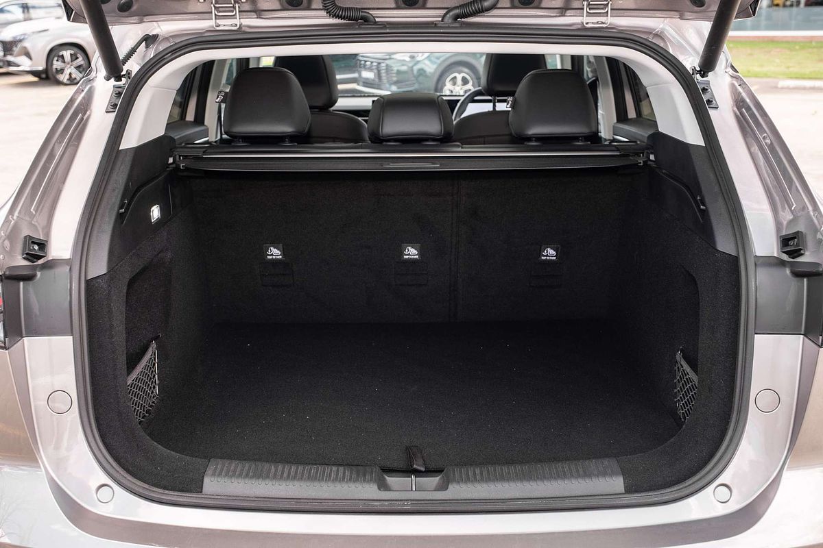 2025 MG HS Super Hybrid Essence AS33P