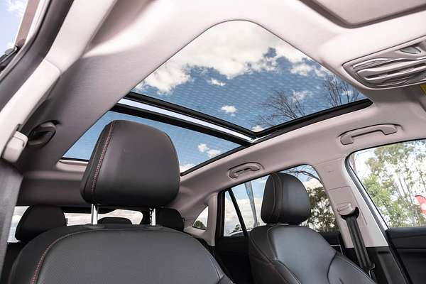 2025 MG HS Super Hybrid Essence AS33P