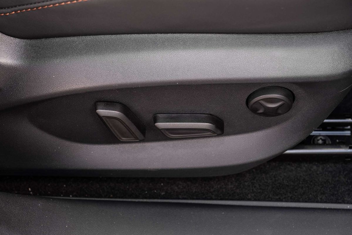 2025 MG HS Super Hybrid Essence AS33P