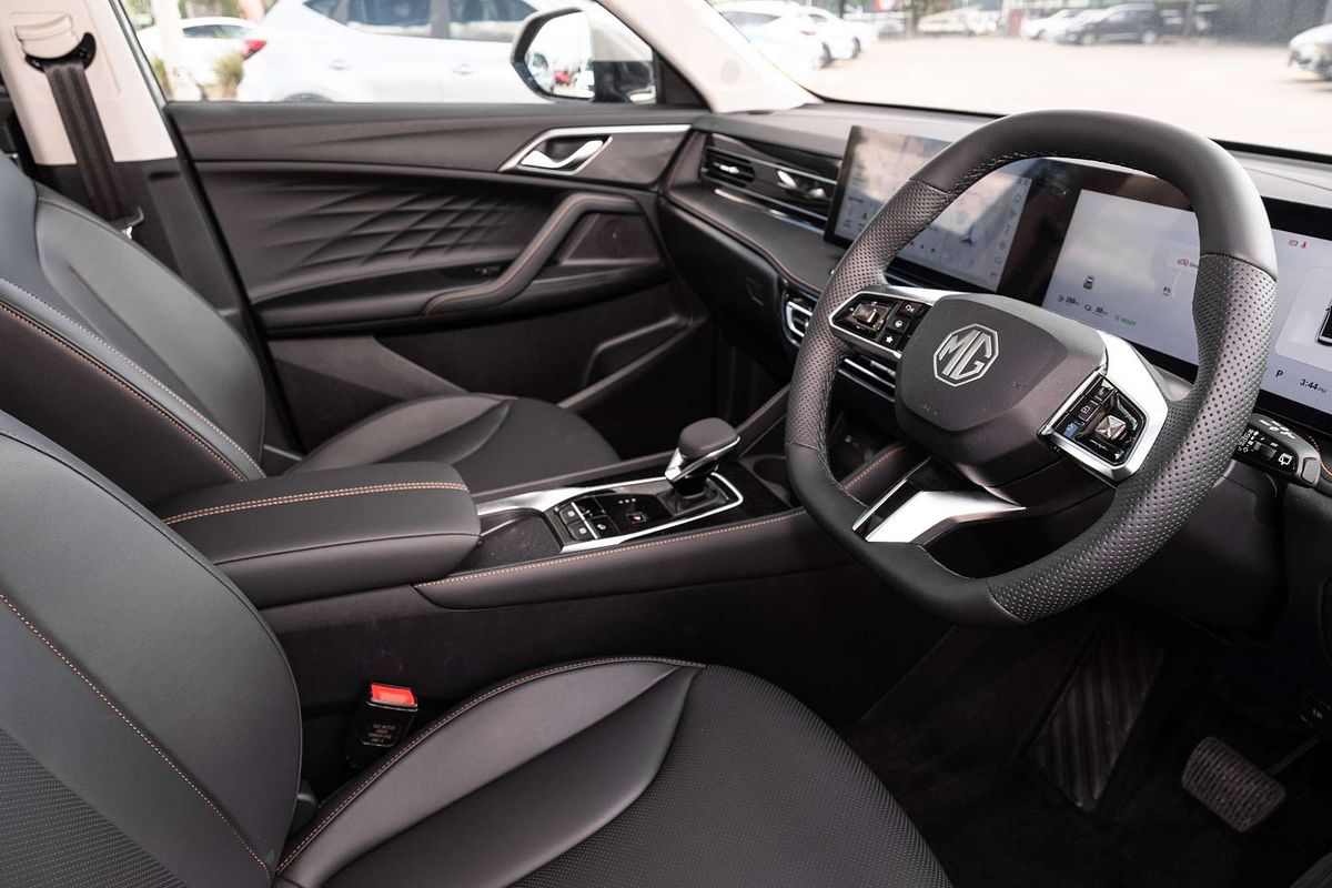 2025 MG HS Super Hybrid Essence AS33P