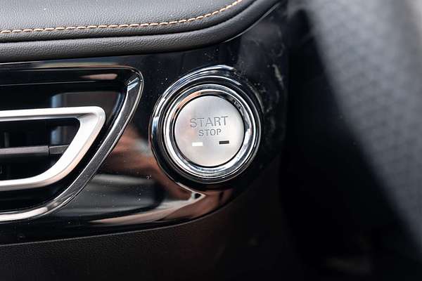 2025 MG HS Super Hybrid Essence AS33P