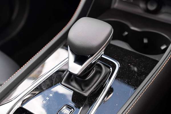 2025 MG HS Super Hybrid Essence AS33P