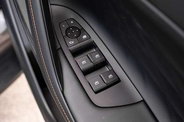 2025 MG HS Super Hybrid Essence AS33P