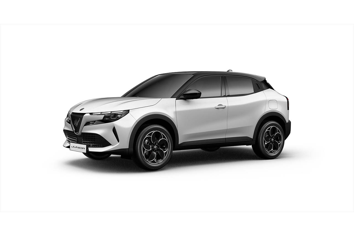 2025 Alfa Romeo Junior Ibrida