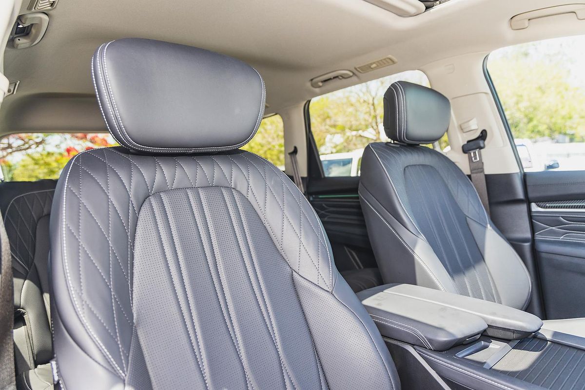 2025 LDV D90 Executive SV9A