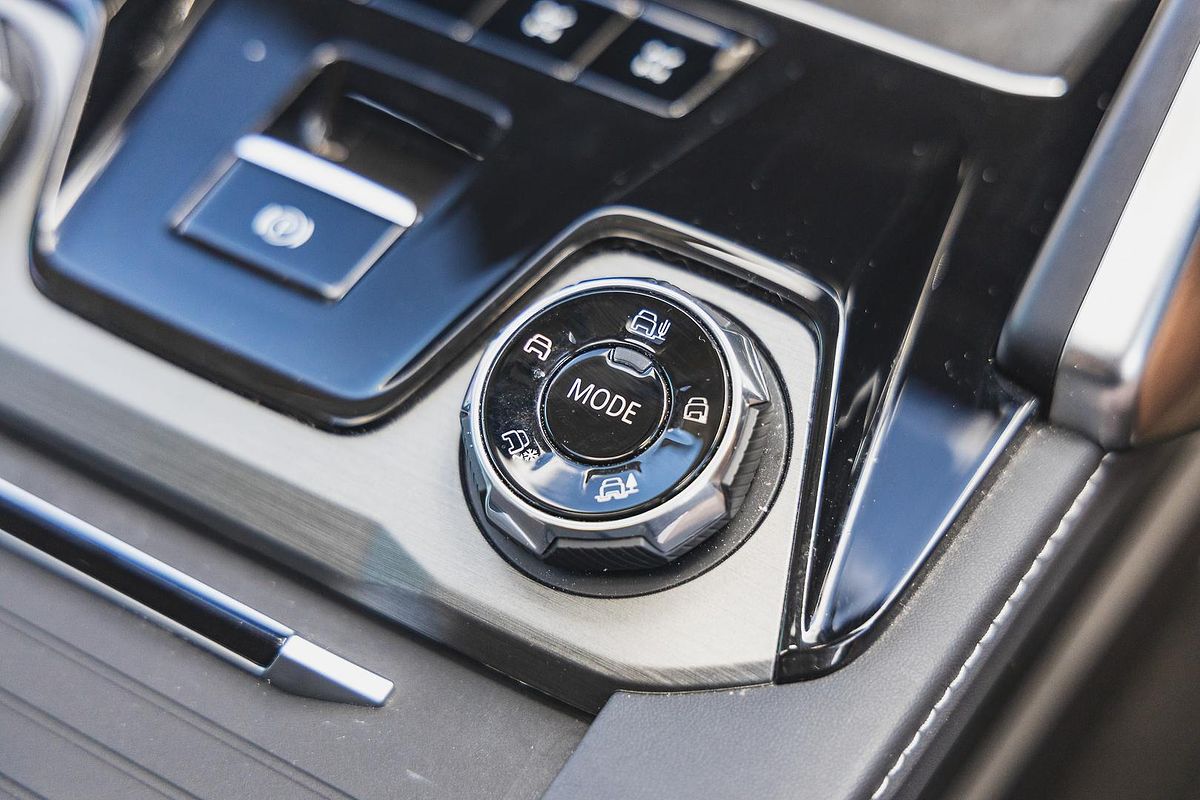 2025 LDV D90 Executive SV9A