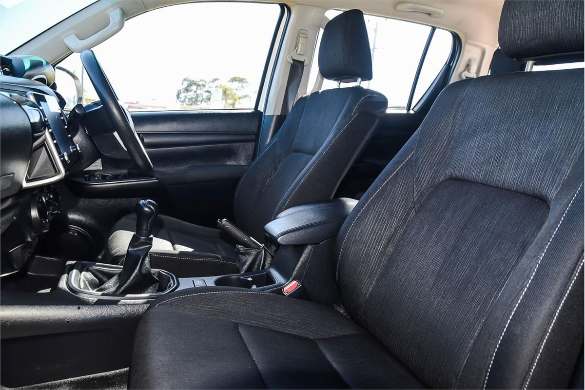 2020 Toyota Hilux SR GUN126R 4X4