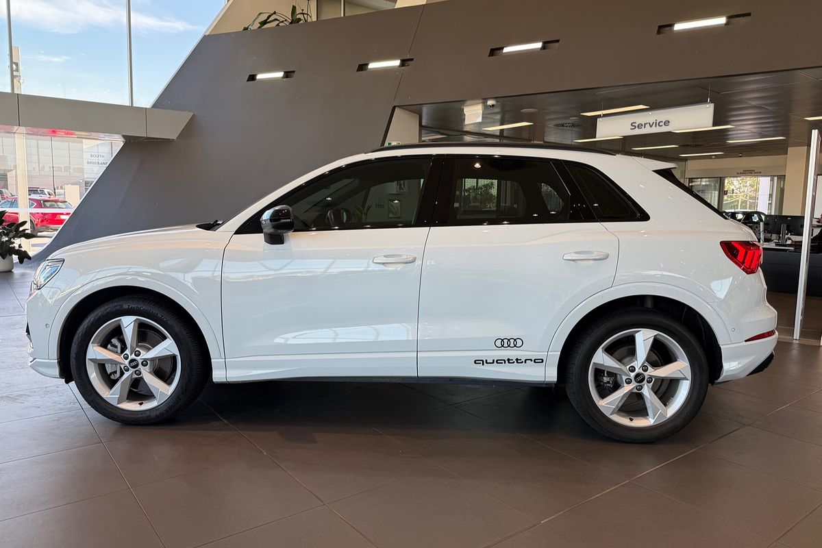 2022 Audi Q3 40 TFSI F3