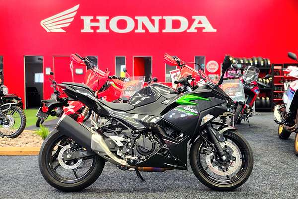 2025 Kawasaki NINJA EX500