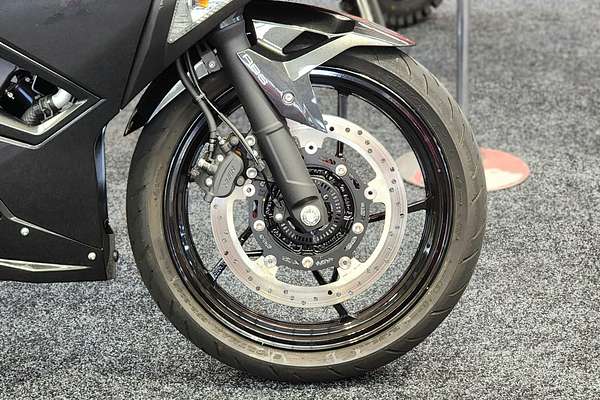 2025 Kawasaki NINJA EX500