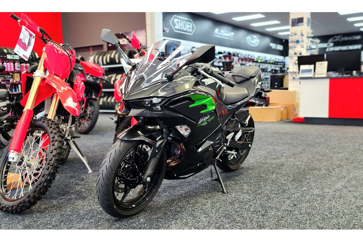 2025 Kawasaki NINJA EX500