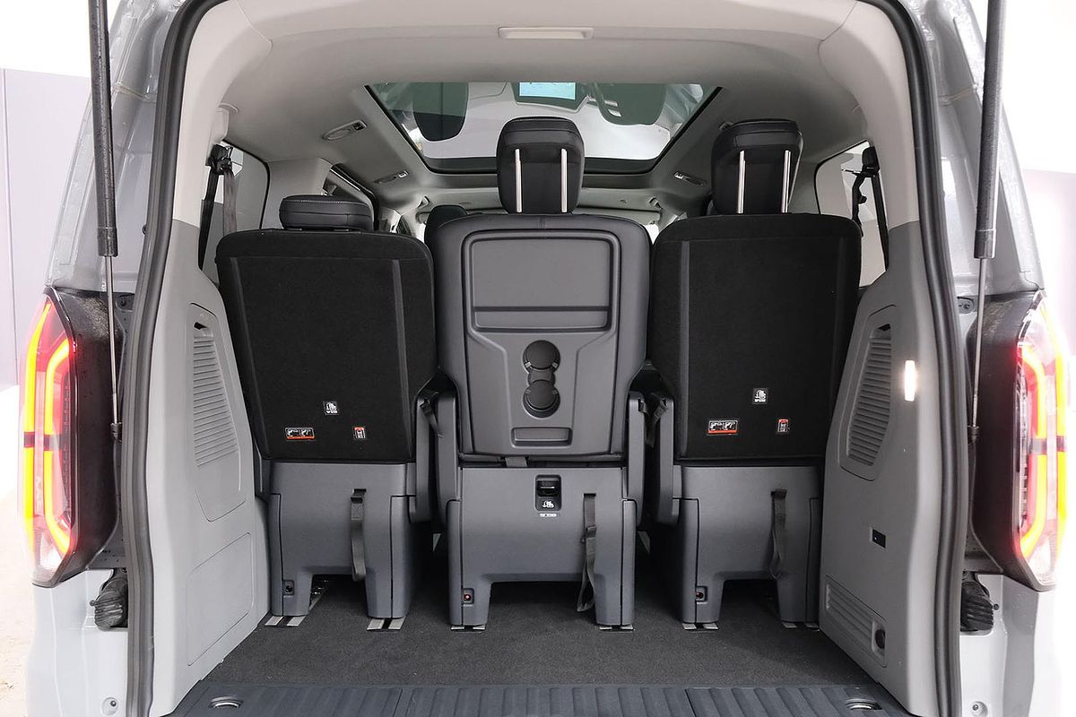 2025 Ford Tourneo Titanium X AV SWB