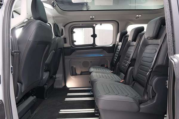 2025 Ford Tourneo Titanium X AV SWB