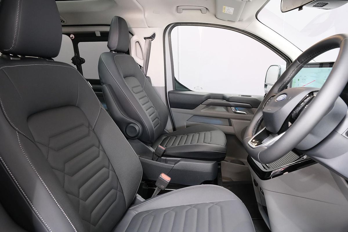 2025 Ford Tourneo Titanium X AV SWB