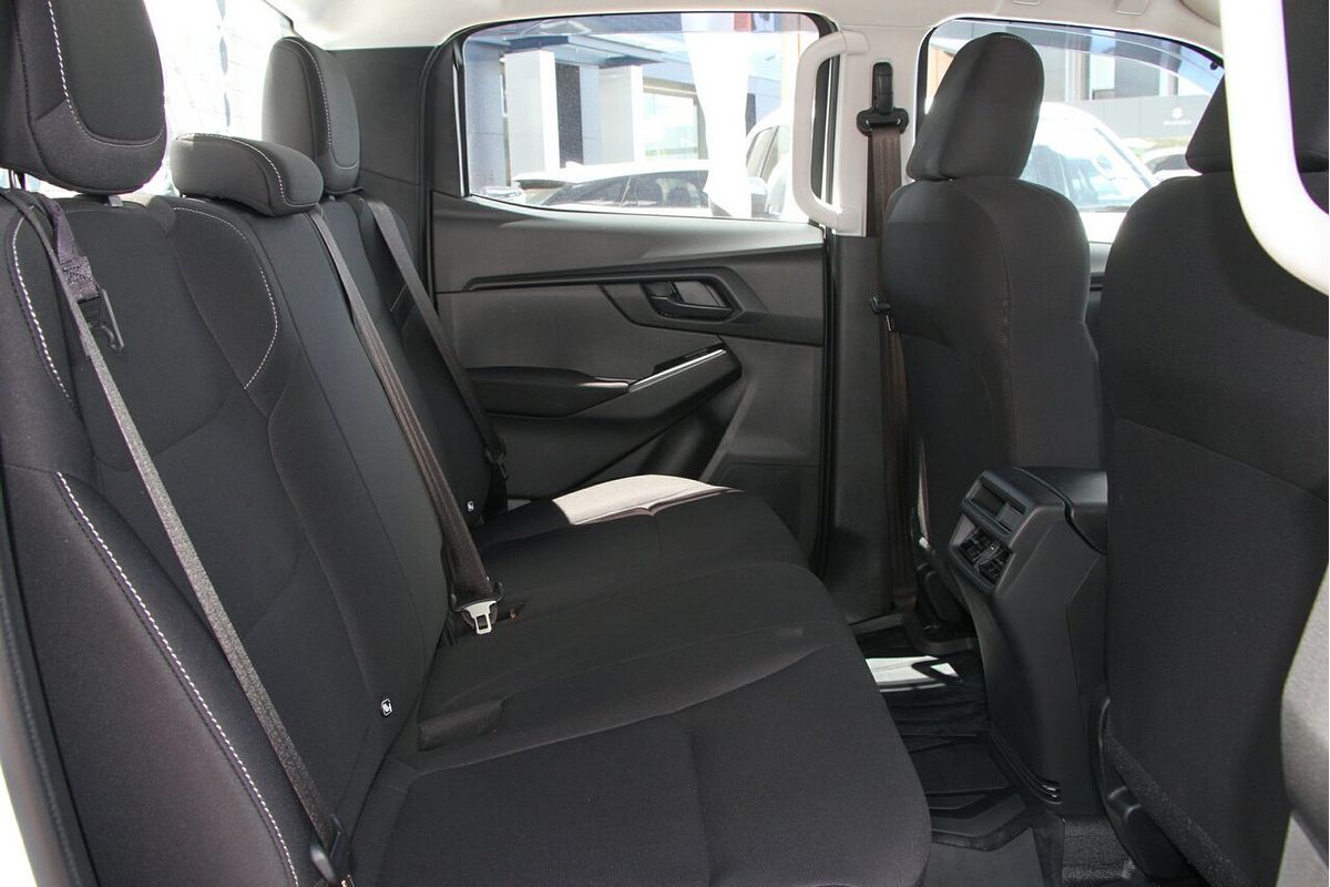 2025 Isuzu D-MAX SX 4X4