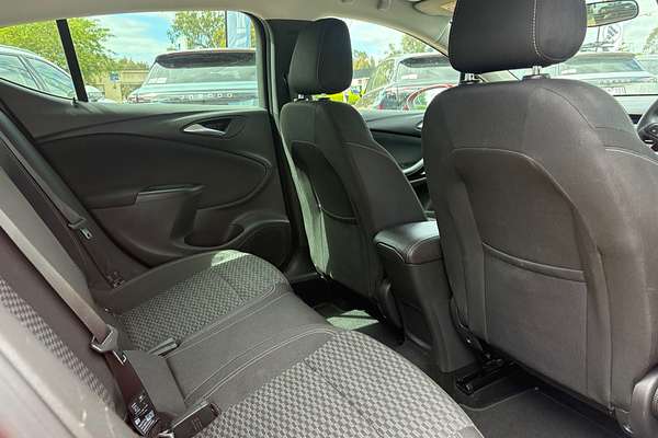 2017 Holden Astra R BK