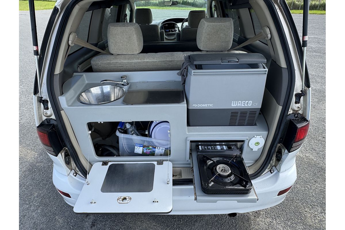 2004 Toyota Estima Campervan