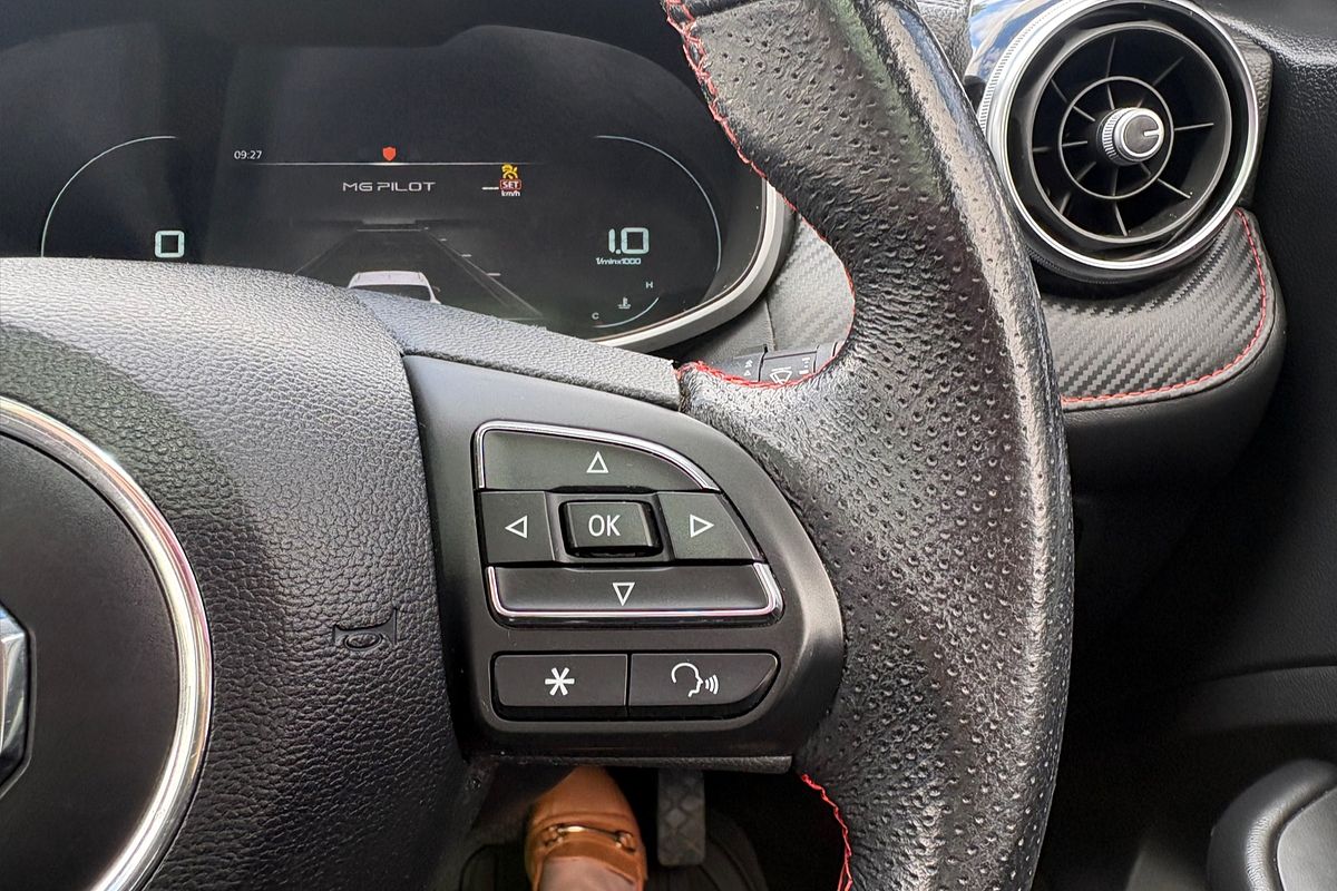 2021 MG ZS Essence AZS1