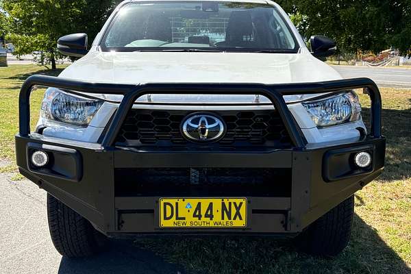 2025 Toyota Hilux SR GUN126R 4X4