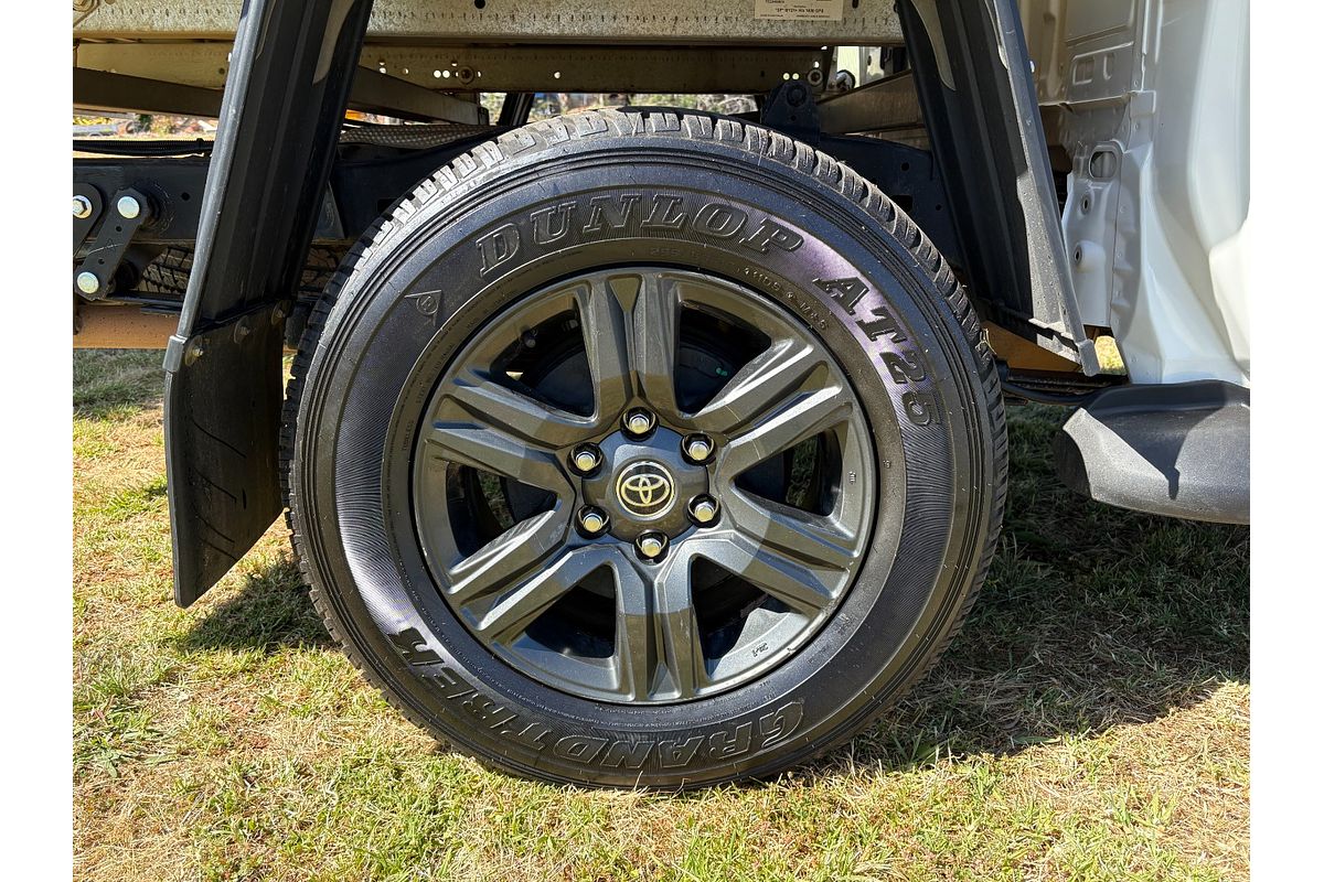 2025 Toyota Hilux SR GUN126R 4X4