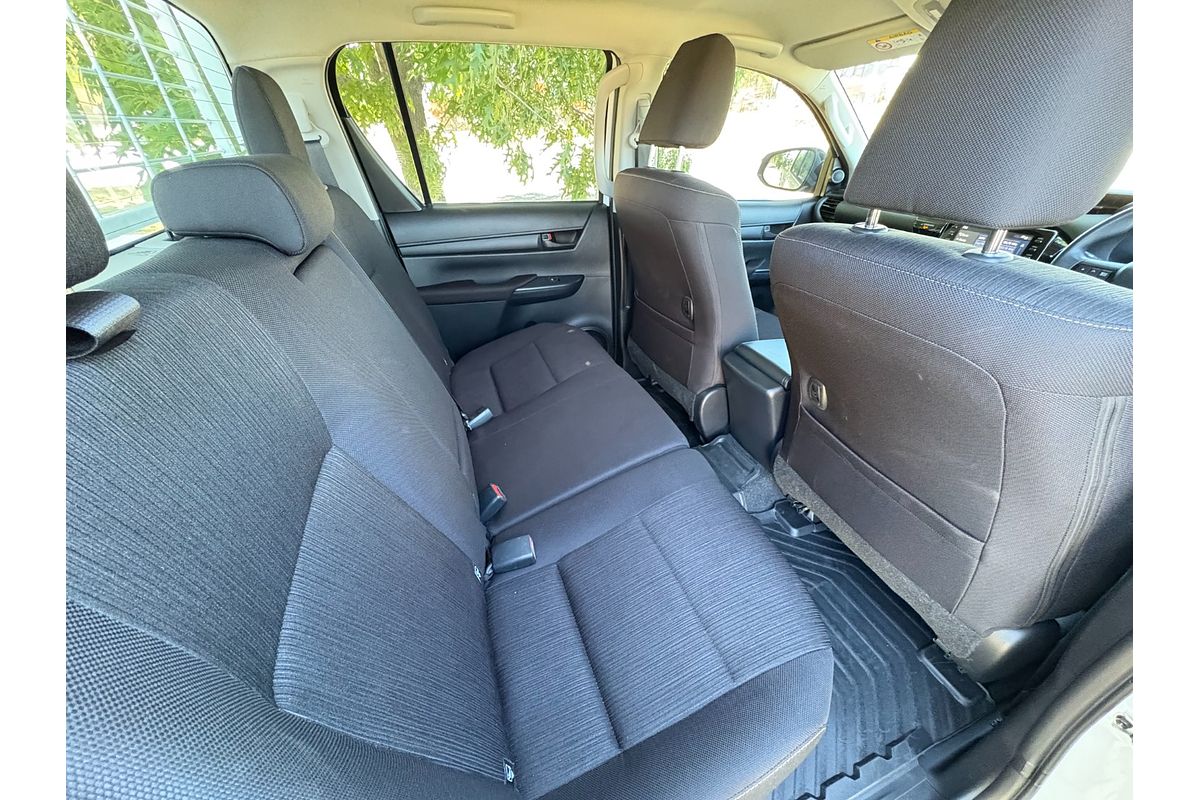 2025 Toyota Hilux SR GUN126R 4X4