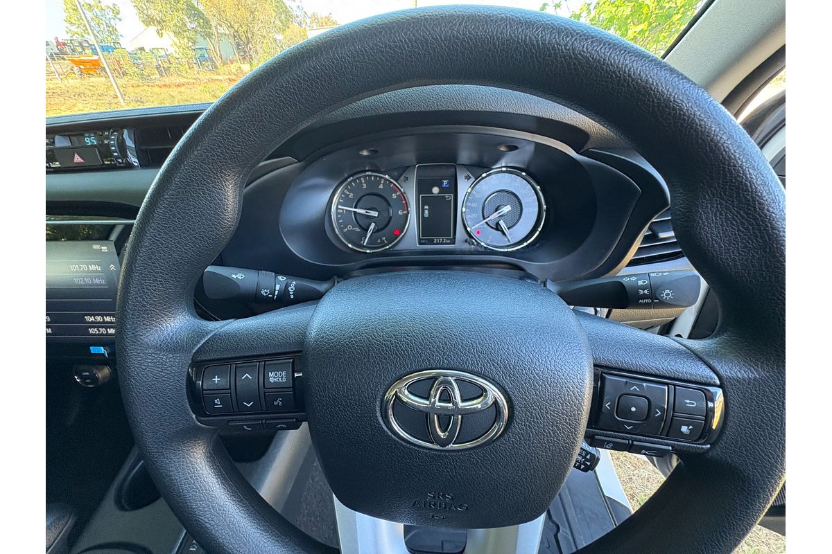2025 Toyota Hilux SR GUN126R 4X4