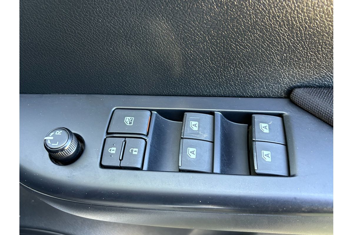 2025 Toyota Hilux SR GUN126R 4X4