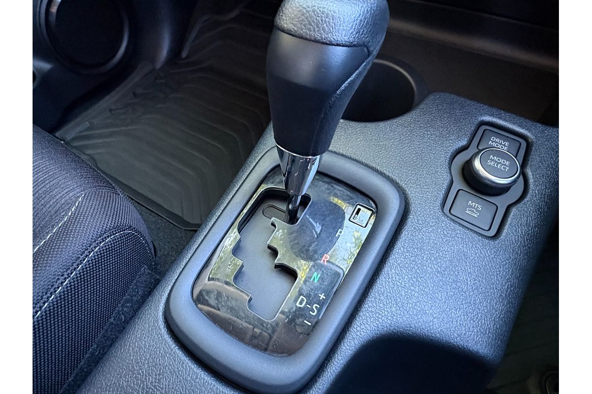 2025 Toyota Hilux SR GUN126R 4X4