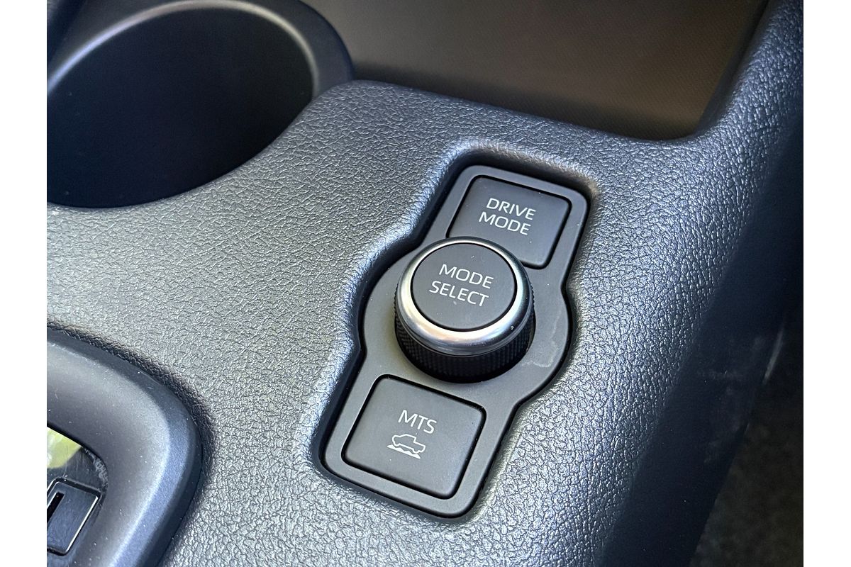 2025 Toyota Hilux SR GUN126R 4X4