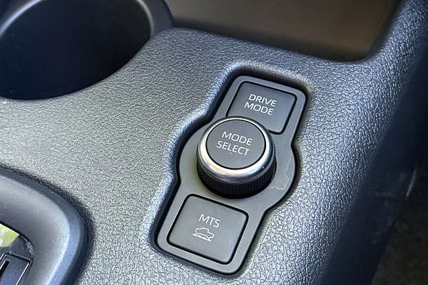 2025 Toyota Hilux SR GUN126R 4X4