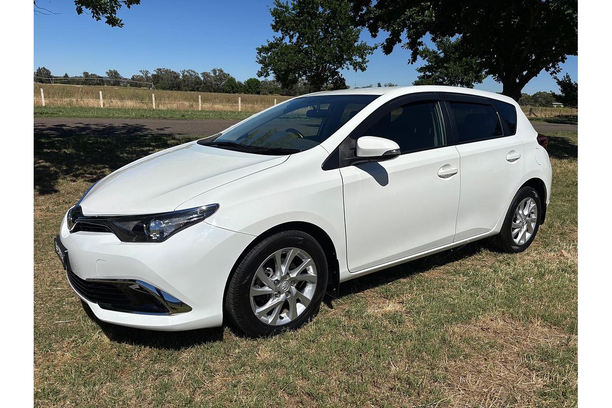 2017 Toyota Corolla Ascent Sport ZRE182R