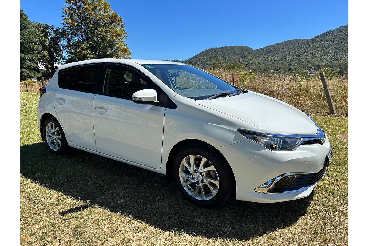 2017 Toyota Corolla Ascent Sport ZRE182R