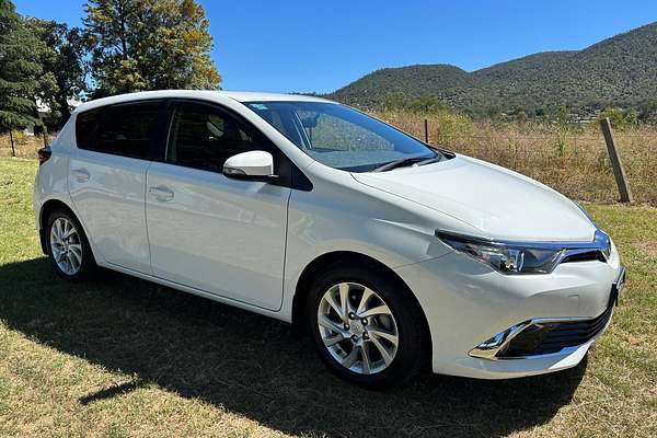 2017 Toyota Corolla Ascent Sport ZRE182R