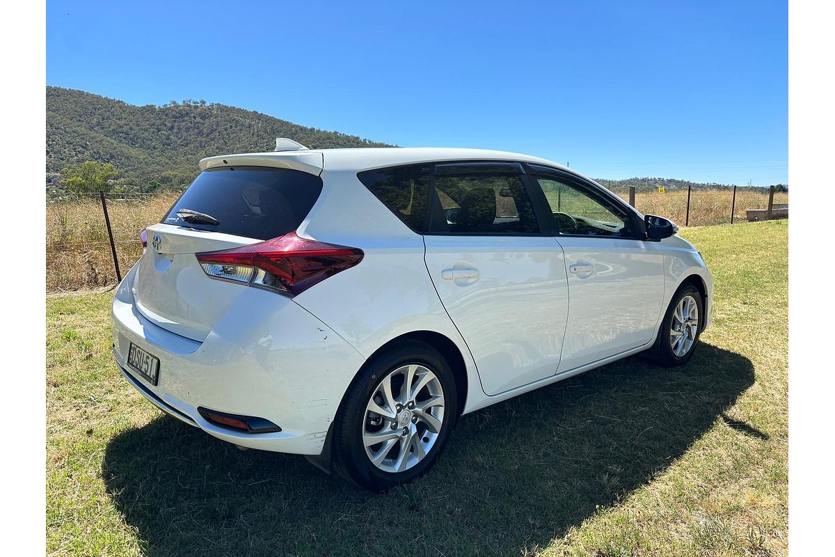 2017 Toyota Corolla Ascent Sport ZRE182R