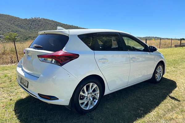 2017 Toyota Corolla Ascent Sport ZRE182R