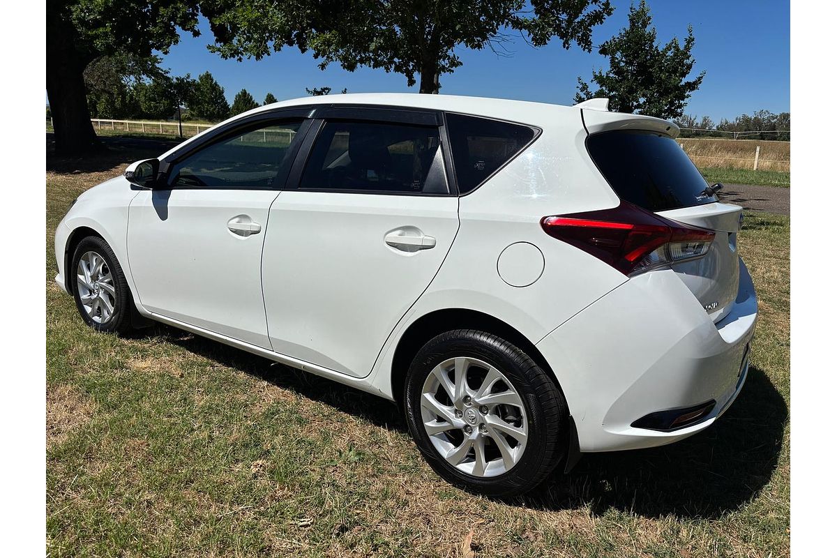 2017 Toyota Corolla Ascent Sport ZRE182R