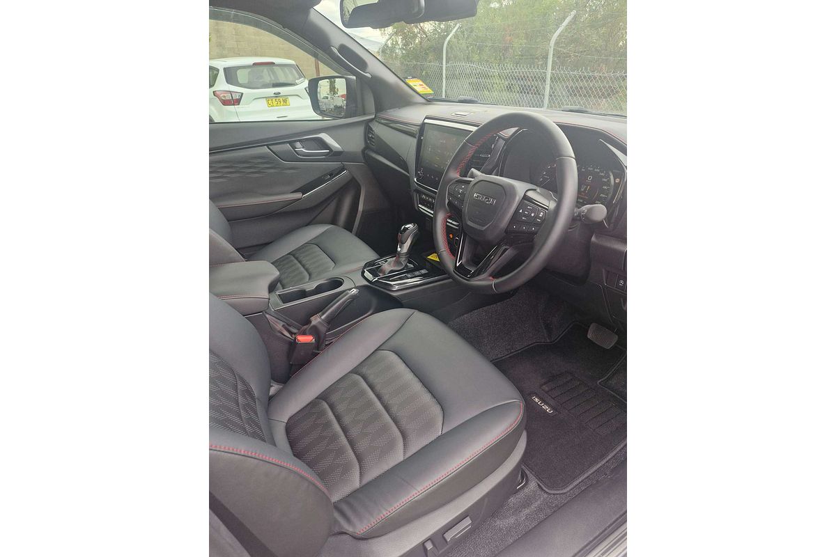 2025 Isuzu D-MAX X-TERRAIN  4X4