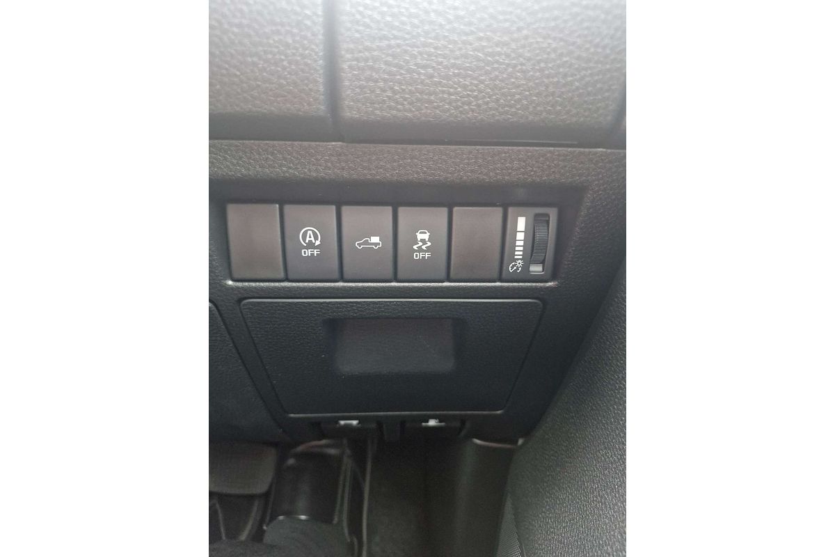 2025 Isuzu D-MAX X-TERRAIN  4X4