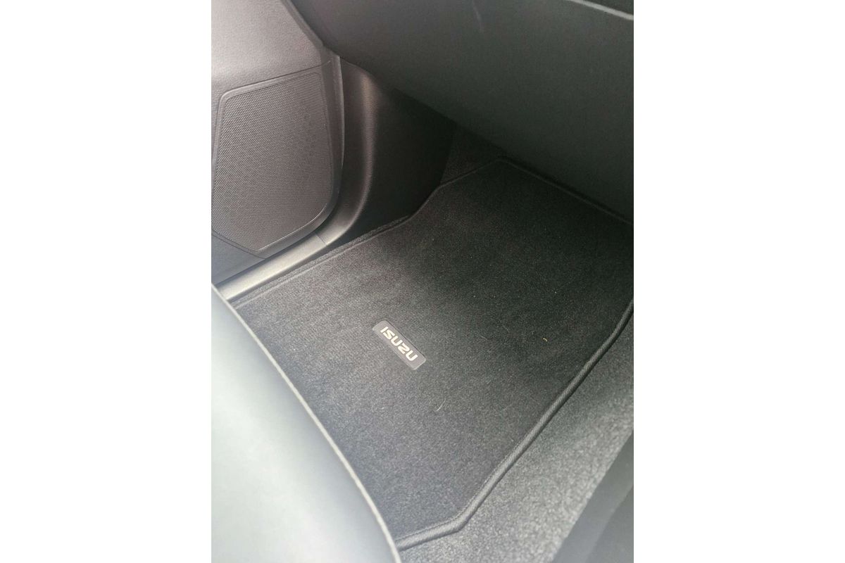 2025 Isuzu D-MAX X-TERRAIN  4X4