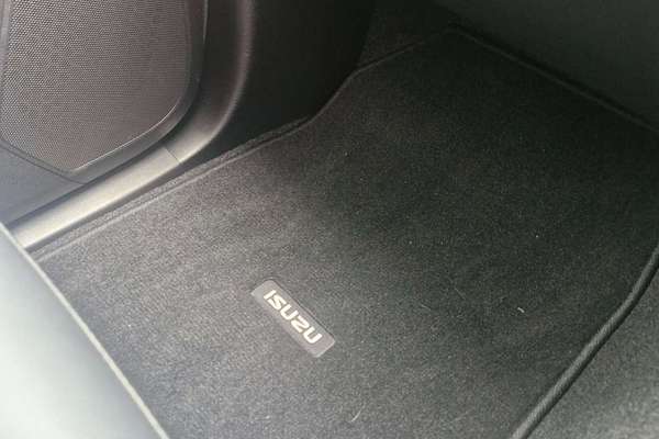 2025 Isuzu D-MAX X-TERRAIN  4X4