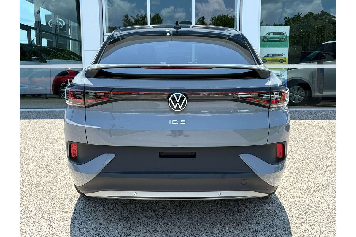 2025 Volkswagen ID.5 Pro E2